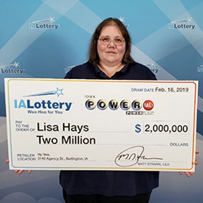 Iowa Lottery Powerball Winner Lisa Hays